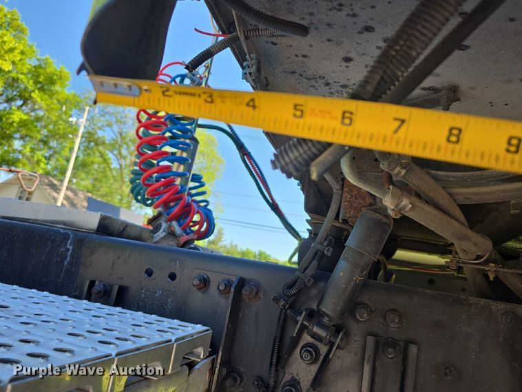 image for item DT6874 1997 Freightliner FLD semi truck