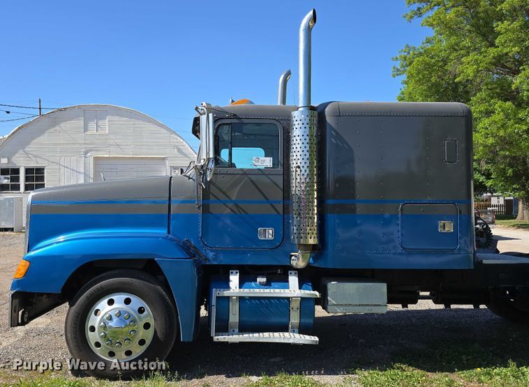 image for item DT6874 1997 Freightliner FLD semi truck