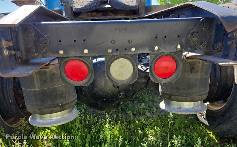 image for item DT6874 1997 Freightliner FLD semi truck