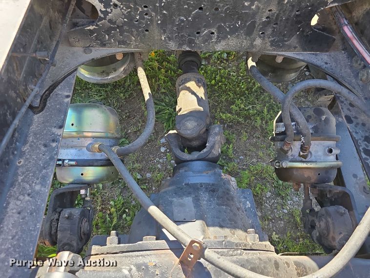 image for item DT6874 1997 Freightliner FLD semi truck