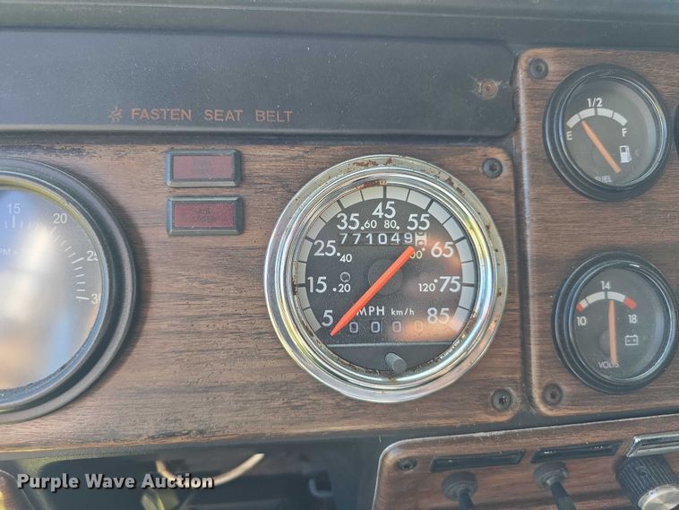 image for item DT6874 1997 Freightliner FLD semi truck