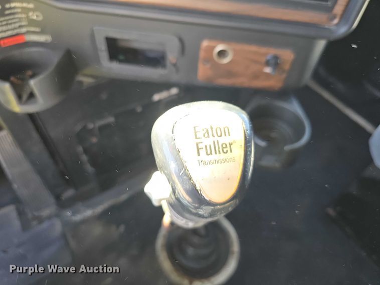 image for item DT6874 1997 Freightliner FLD semi truck