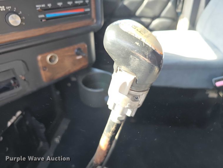 image for item DT6874 1997 Freightliner FLD semi truck