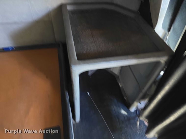 image for item DT6874 1997 Freightliner FLD semi truck