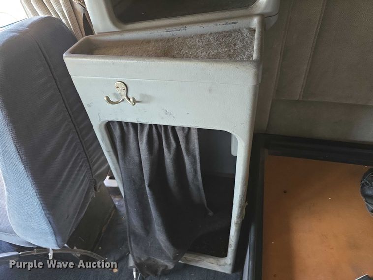 image for item DT6874 1997 Freightliner FLD semi truck