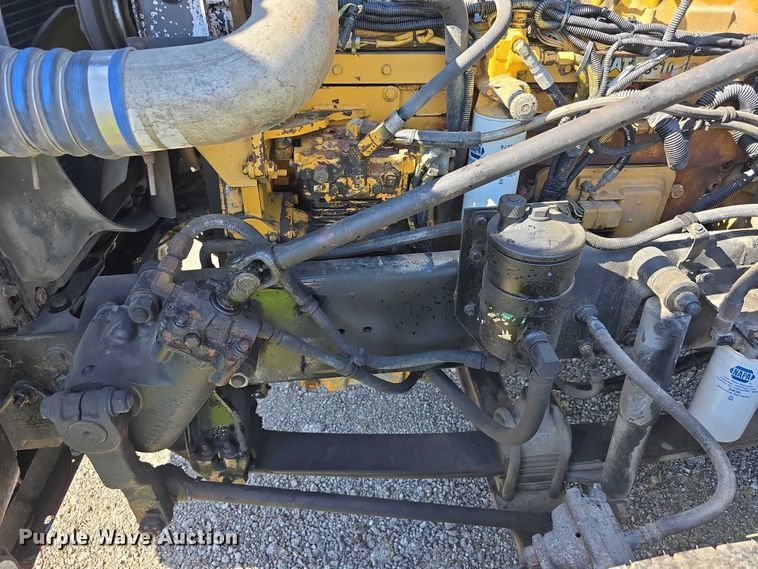 image for item DT6874 1997 Freightliner FLD semi truck