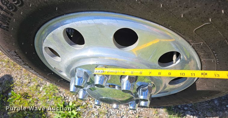 image for item DT6874 1997 Freightliner FLD semi truck