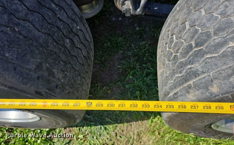 image for item DT6874 1997 Freightliner FLD semi truck