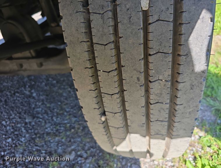 image for item DT6874 1997 Freightliner FLD semi truck