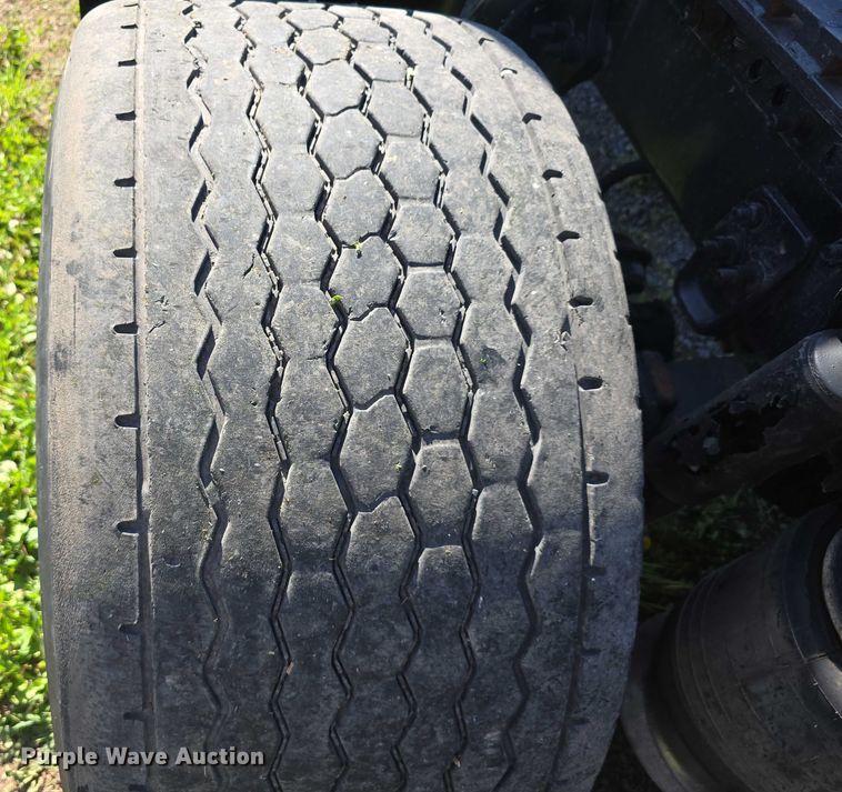 image for item DT6874 1997 Freightliner FLD semi truck