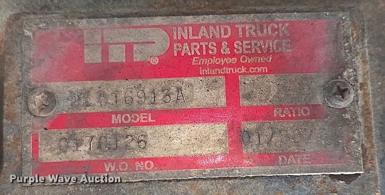 image for item DT6878 2010 Peterbilt 386 semi truck