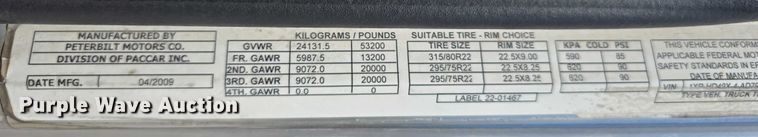 image for item DT6878 2010 Peterbilt 386 semi truck