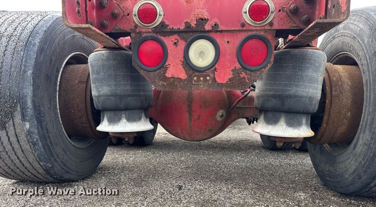 image for item DU3429 2001 Freightliner Columbia semi truck