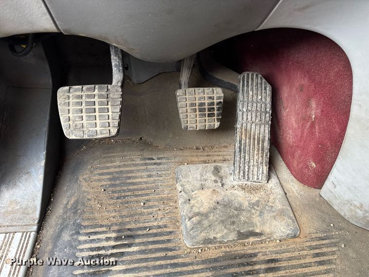 image for item DU3429 2001 Freightliner Columbia semi truck