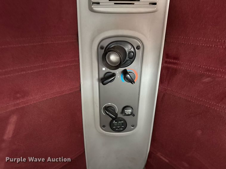 image for item DU3429 2001 Freightliner Columbia semi truck