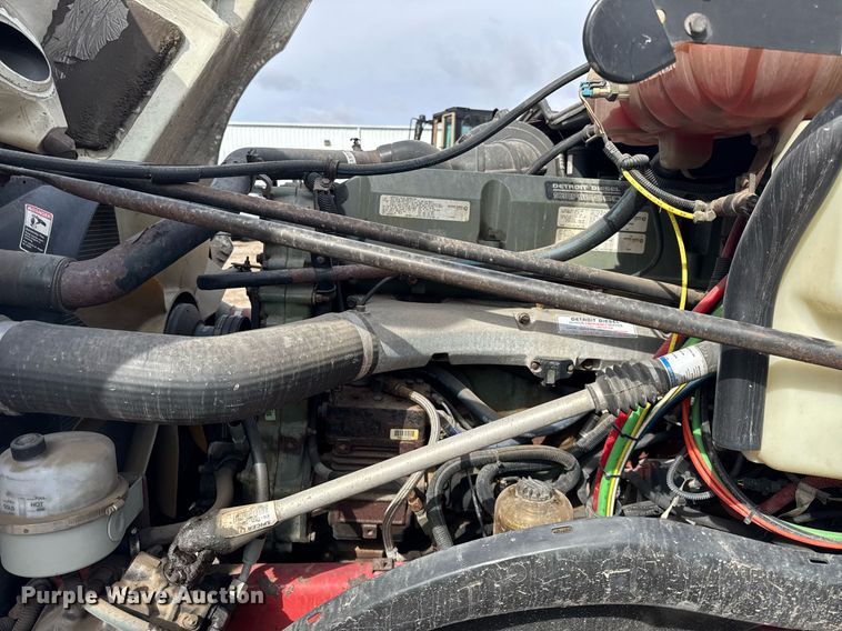 image for item DU3429 2001 Freightliner Columbia semi truck