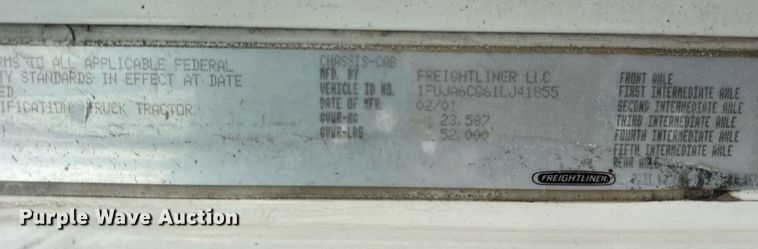 image for item DU3429 2001 Freightliner Columbia semi truck