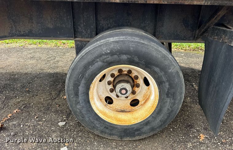 image for item DU3465 1996 Wabash Nation flatbed trailer