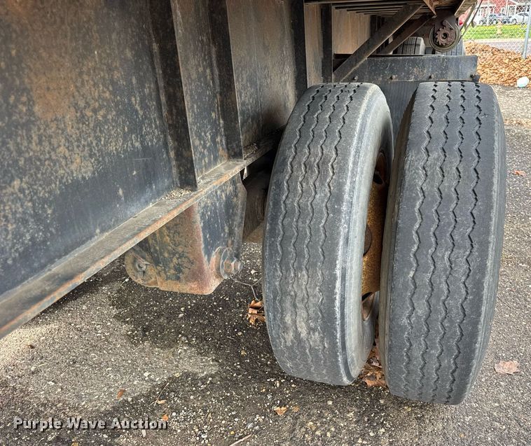 image for item DU3465 1996 Wabash Nation flatbed trailer