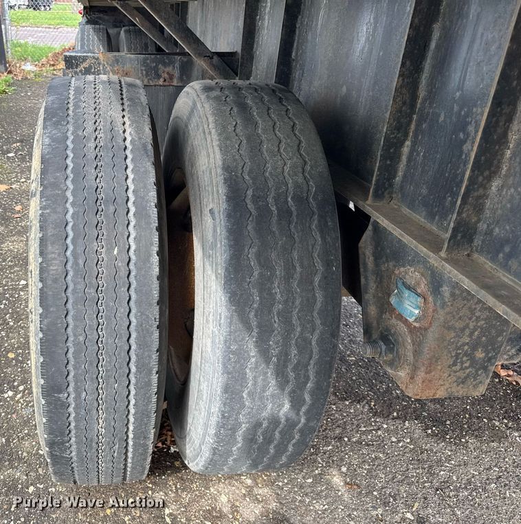 image for item DU3465 1996 Wabash Nation flatbed trailer