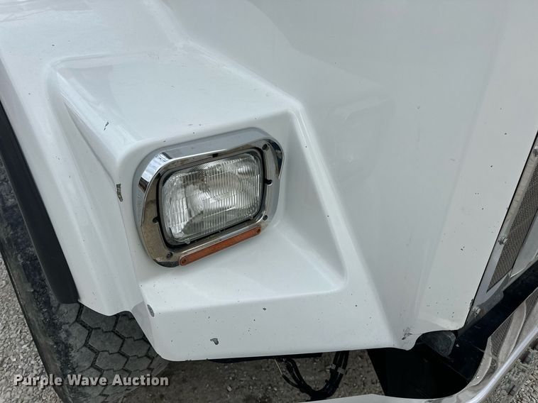 image for item DV1822 2008 Kenworth T800B semi truck