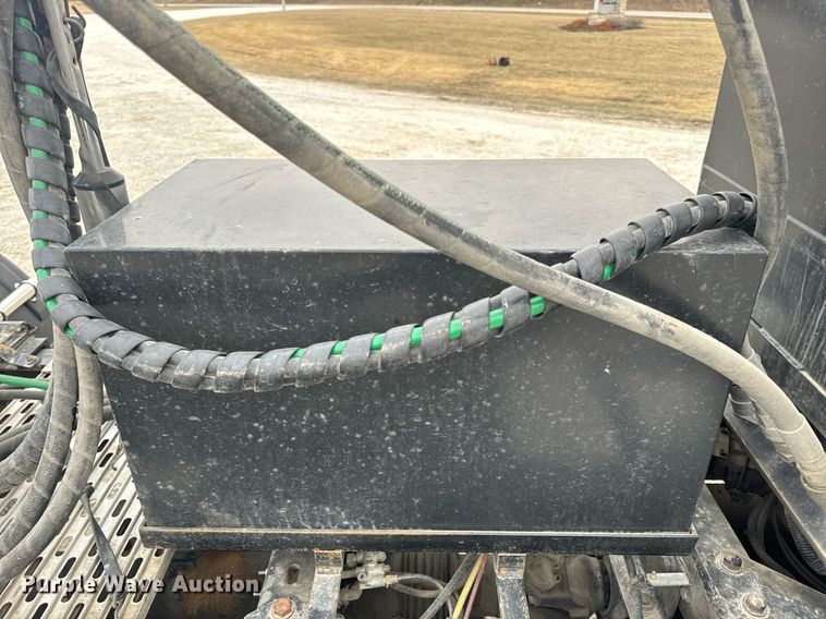 image for item DV1822 2008 Kenworth T800B semi truck