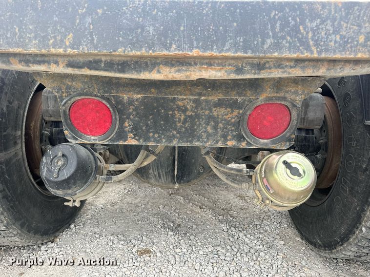 image for item DV1822 2008 Kenworth T800B semi truck