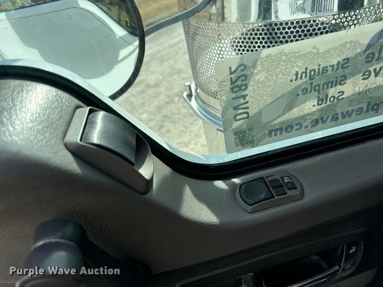 image for item DV1822 2008 Kenworth T800B semi truck