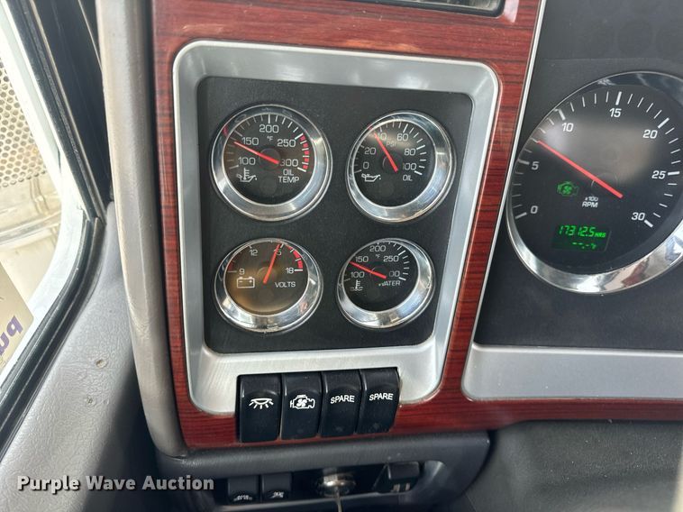 image for item DV1822 2008 Kenworth T800B semi truck