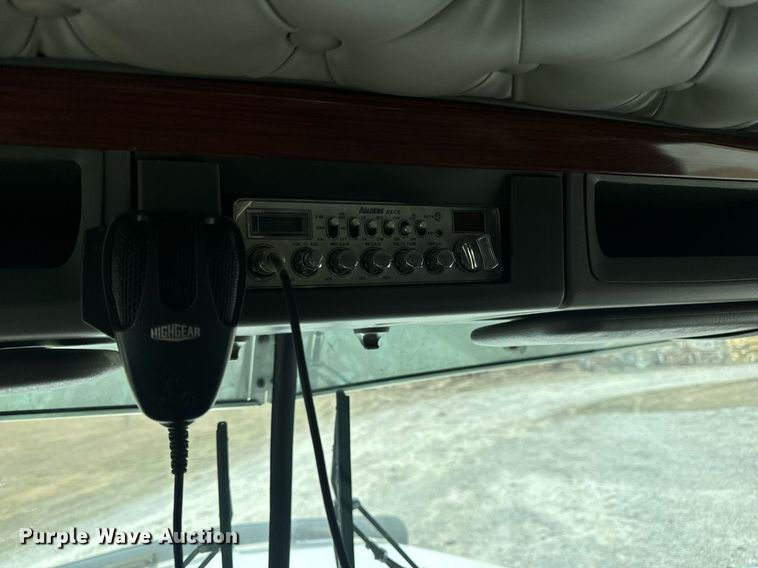 image for item DV1822 2008 Kenworth T800B semi truck