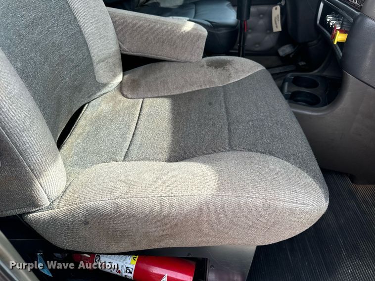 image for item DV1822 2008 Kenworth T800B semi truck