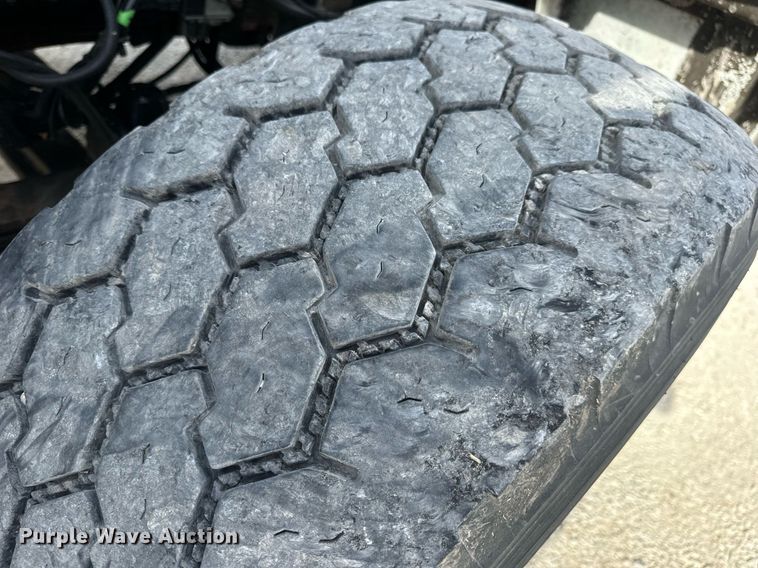 image for item DV1822 2008 Kenworth T800B semi truck