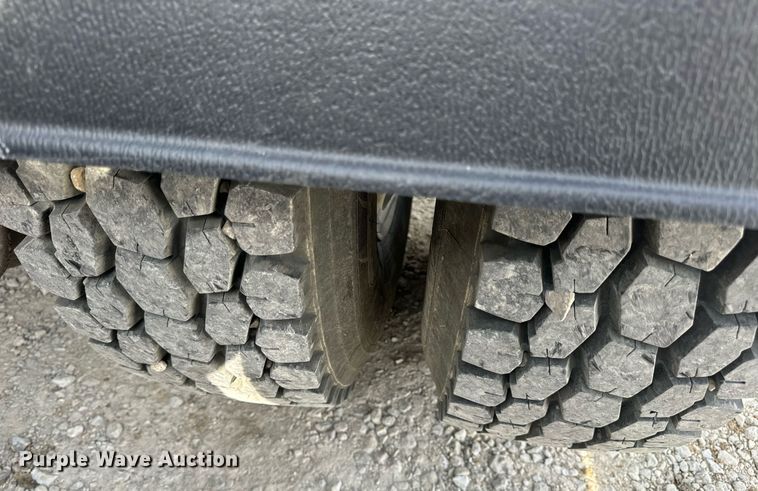 image for item DV1822 2008 Kenworth T800B semi truck