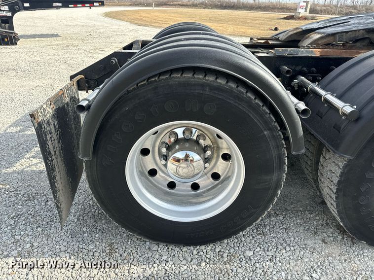 image for item DV1822 2008 Kenworth T800B semi truck