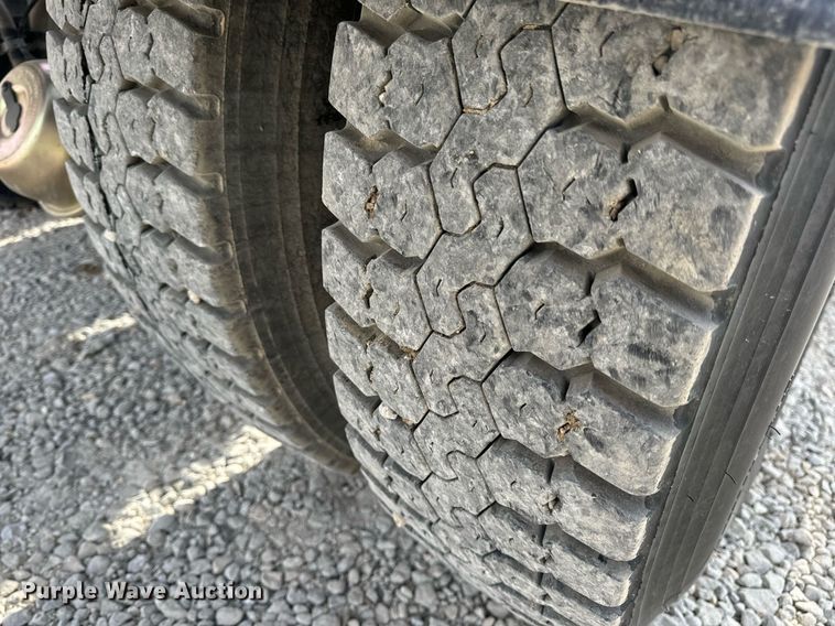 image for item DV1822 2008 Kenworth T800B semi truck