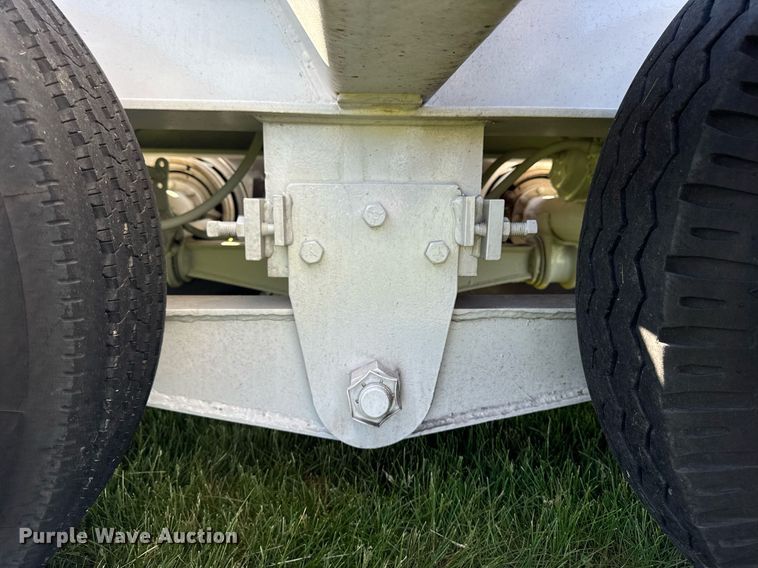 image for item DV2624 1974 Hyster Corporations  C25TA equipment trailer