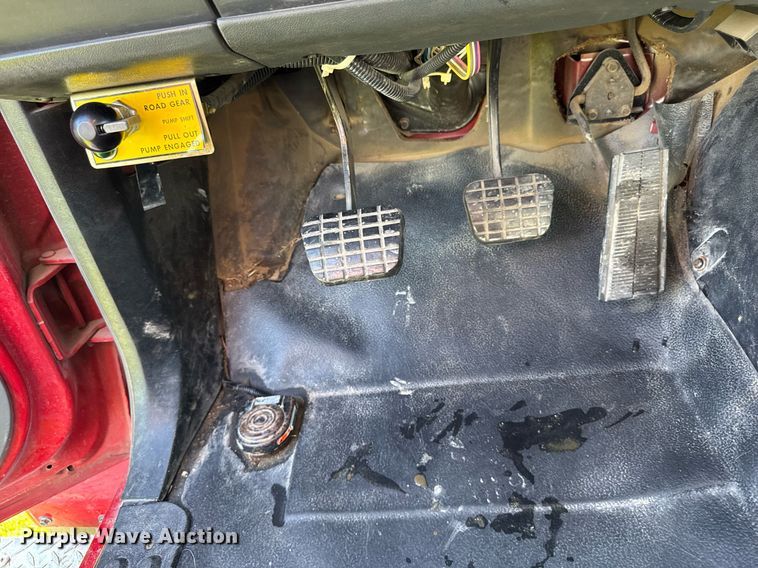 image for item DV2625 1996 GMC TopKick C5500 pumper fire truck