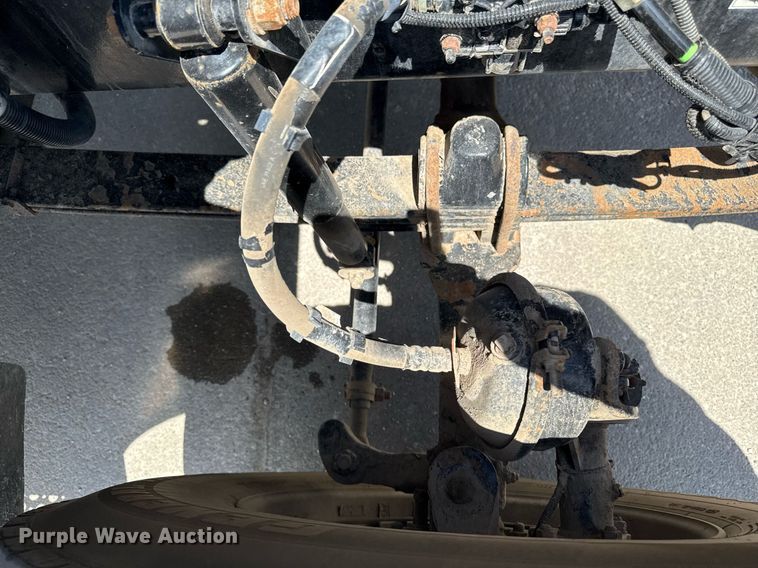 image for item DV2628 2012 Kenworth T800 semi truck