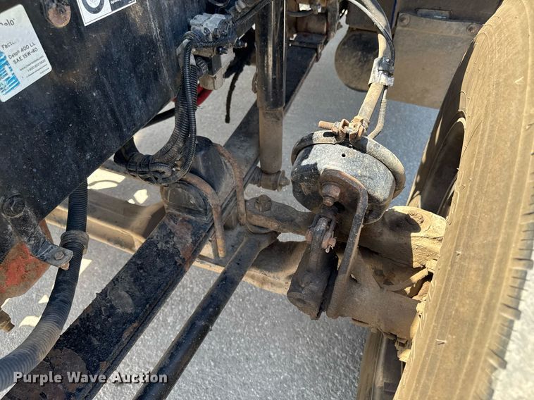 image for item DV2628 2012 Kenworth T800 semi truck