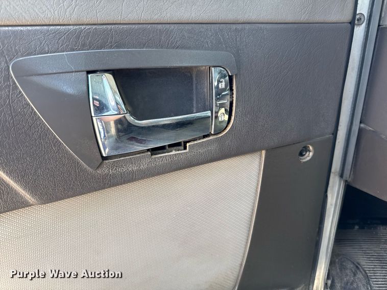 image for item DV2628 2012 Kenworth T800 semi truck