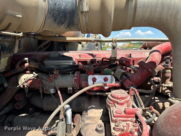 image for item DV2628 2012 Kenworth T800 semi truck