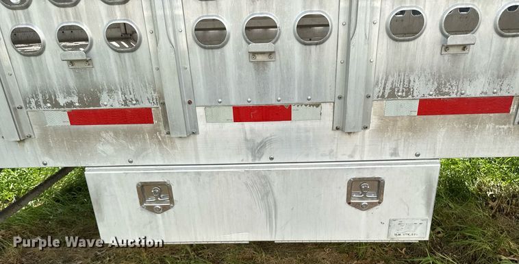 image for item DV2637 2008 EBY livestock trailer
