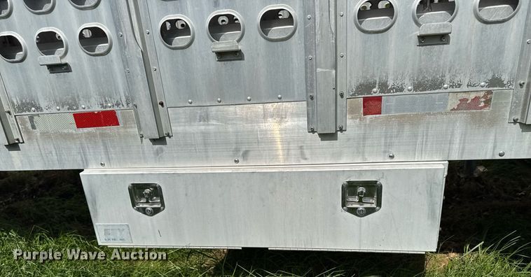 image for item DV2637 2008 EBY livestock trailer