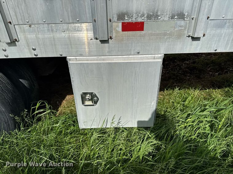 image for item DV2637 2008 EBY livestock trailer