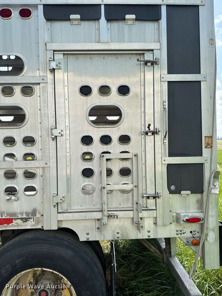 image for item DV2637 2008 EBY livestock trailer