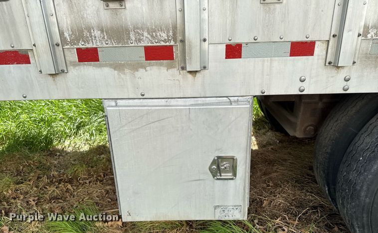 image for item DV2637 2008 EBY livestock trailer