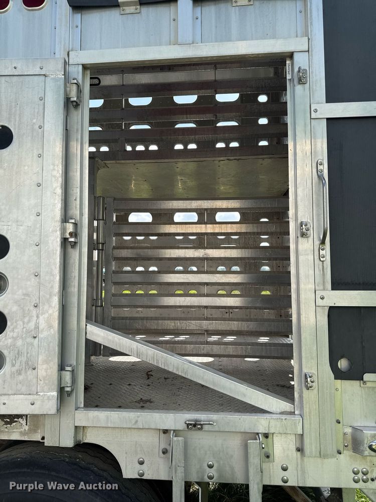 image for item DV2637 2008 EBY livestock trailer