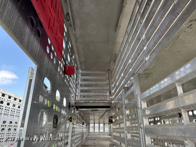 image for item DV2637 2008 EBY livestock trailer