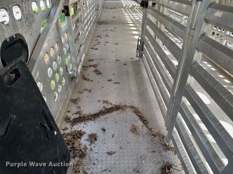 image for item DV2637 2008 EBY livestock trailer