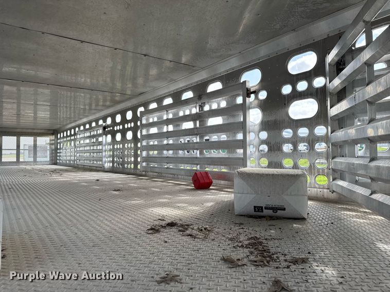 image for item DV2637 2008 EBY livestock trailer